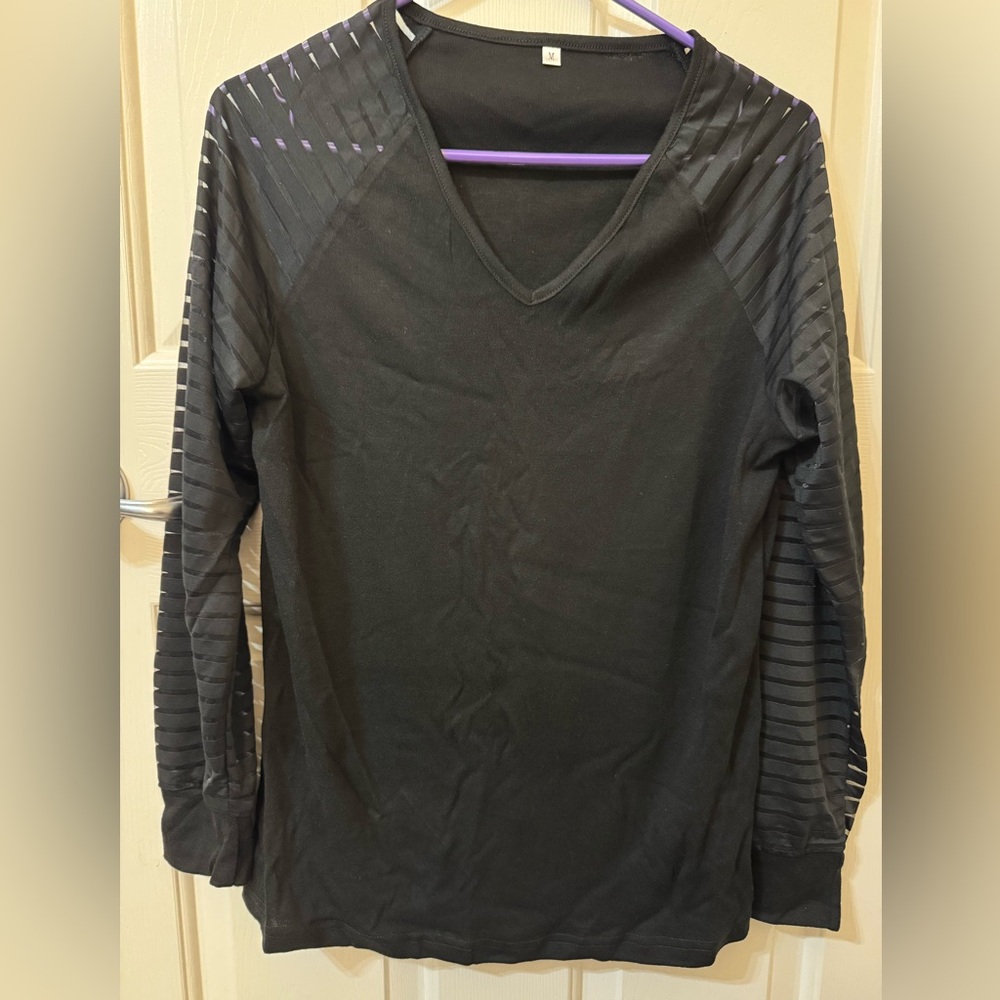 Black Long Sleeve V-Neck Top
